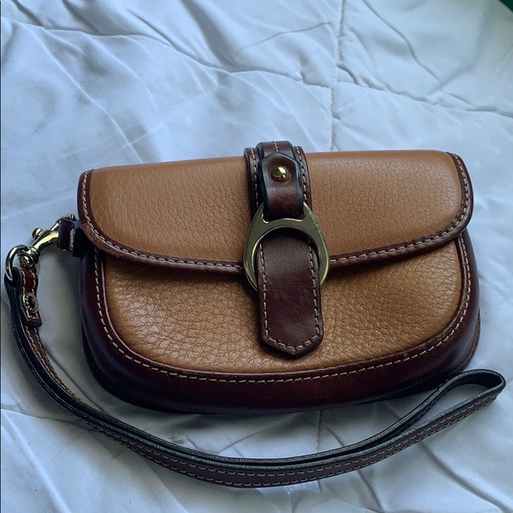 Dooney & Bourke Handbags - Dooney & Bourke wristlet